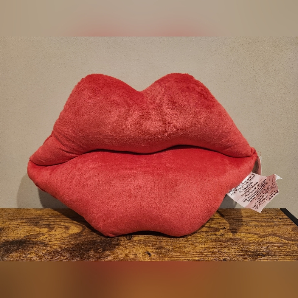 Valentine's 2024 Day Red Lips Throw Pillow